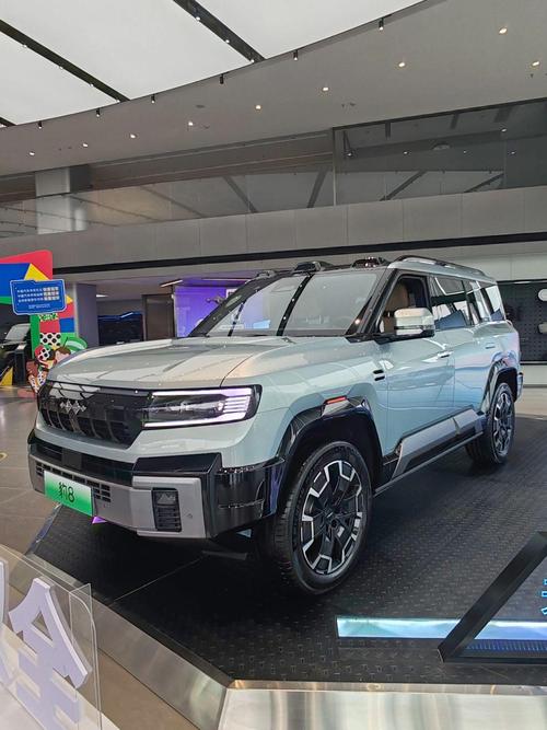 成都新都区鑫天通企业管理咨询比亚迪方程豹硬派越野的爆款，英菲尼迪35周年与你共成长
